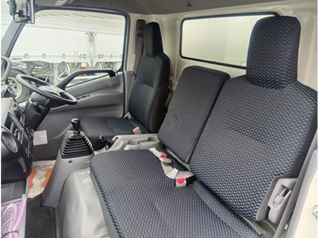 日野デュトロ冷凍車（冷蔵車）小型（2t・3t）[写真21]