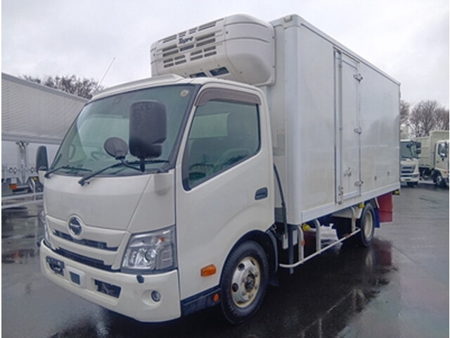 日野デュトロ冷凍車（冷蔵車）小型（2t・3t）[写真03]