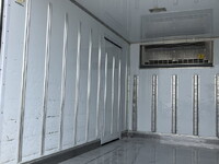 いすゞエルフ冷凍車（冷蔵車）小型（2t・3t）[写真14]