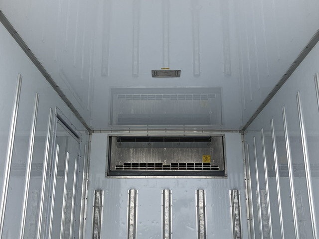 いすゞエルフ冷凍車（冷蔵車）小型（2t・3t）[写真14]