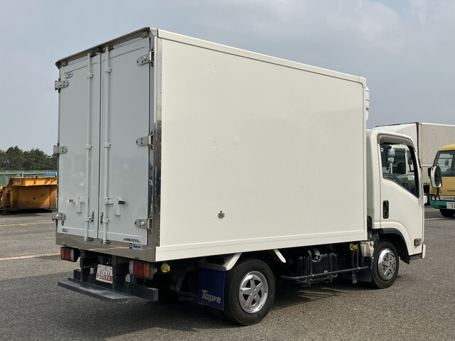 いすゞエルフ冷凍車（冷蔵車）小型（2t・3t）[写真02]