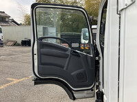 いすゞエルフ冷凍車（冷蔵車）小型（2t・3t）[写真27]