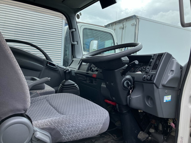 いすゞエルフ冷凍車（冷蔵車）小型（2t・3t）[写真31]