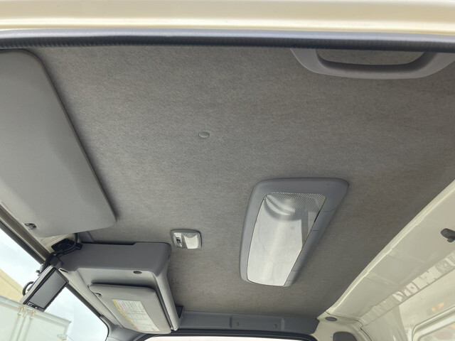 いすゞエルフ冷凍車（冷蔵車）小型（2t・3t）[写真32]