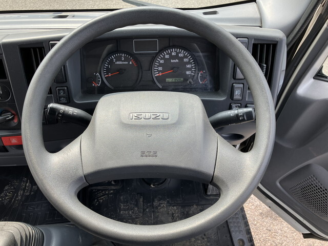 いすゞエルフ冷凍車（冷蔵車）小型（2t・3t）[写真33]