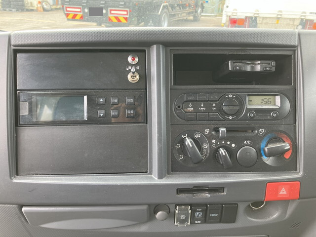 いすゞエルフ冷凍車（冷蔵車）小型（2t・3t）[写真35]