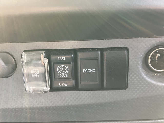 いすゞエルフ冷凍車（冷蔵車）小型（2t・3t）[写真36]