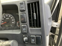 いすゞエルフ冷凍車（冷蔵車）小型（2t・3t）[写真39]