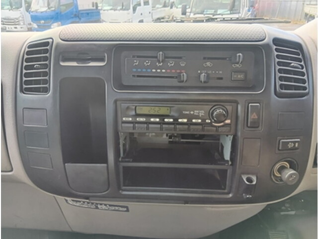 トヨタトヨエースアルミブロック小型（2t・3t）[写真22]