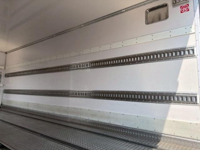 いすゞフォワード冷凍車（冷蔵車）中型（4t）[写真10]