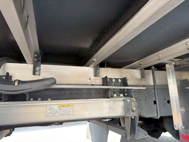 いすゞフォワード冷凍車（冷蔵車）中型（4t）[写真16]