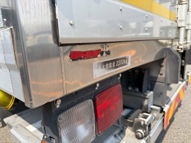 いすゞフォワード冷凍車（冷蔵車）中型（4t）[写真21]