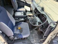 いすゞフォワード冷凍車（冷蔵車）中型（4t）[写真32]