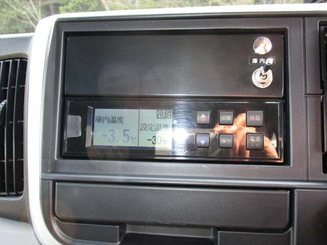 三菱ふそうキャンター冷凍車（冷蔵車）小型（2t・3t）[写真20]