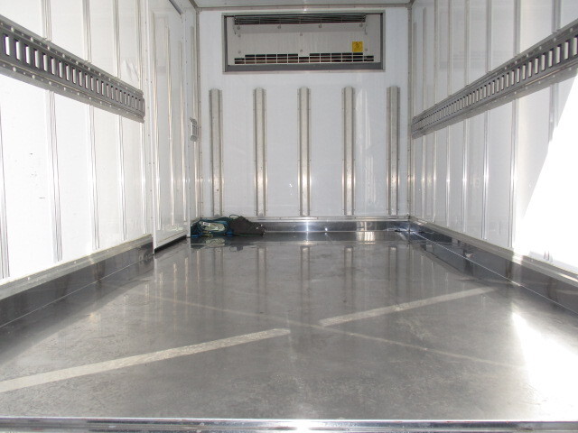 三菱ふそうキャンター冷凍車（冷蔵車）小型（2t・3t）[写真30]