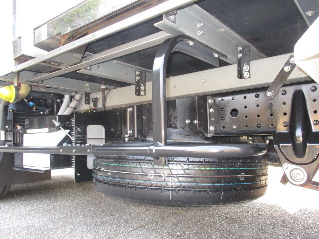 三菱ふそうキャンター冷凍車（冷蔵車）小型（2t・3t）[写真09]