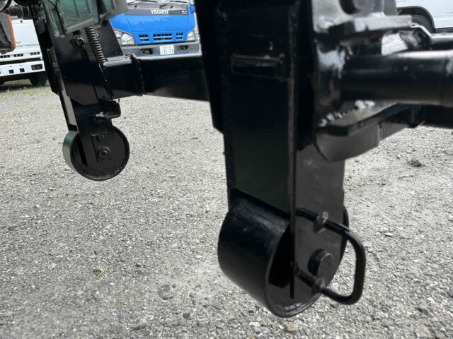 いすゞフォワードコンテナ専用車中型（4t）[写真22]