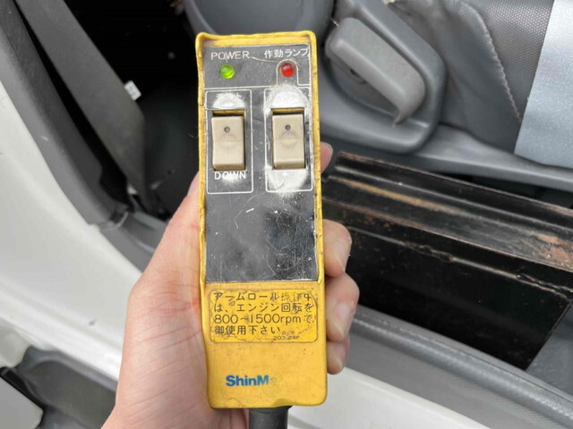 いすゞフォワードコンテナ専用車中型（4t）[写真23]
