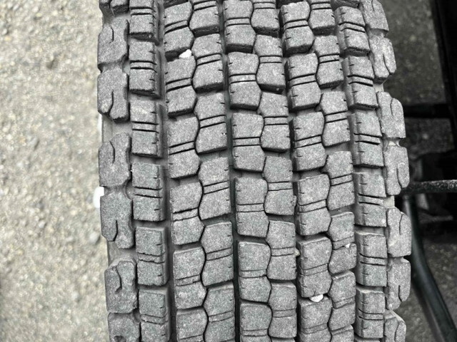 いすゞフォワードコンテナ専用車中型（4t）[写真29]