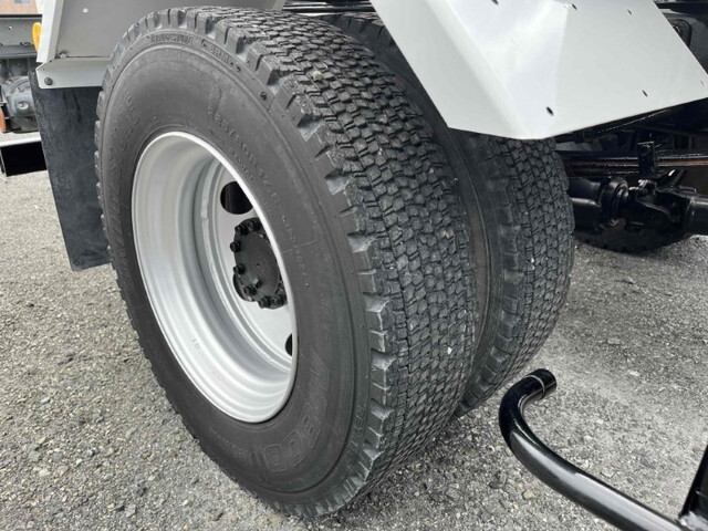 いすゞフォワードコンテナ専用車中型（4t）[写真30]