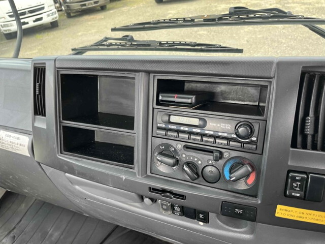 いすゞフォワードコンテナ専用車中型（4t）[写真34]