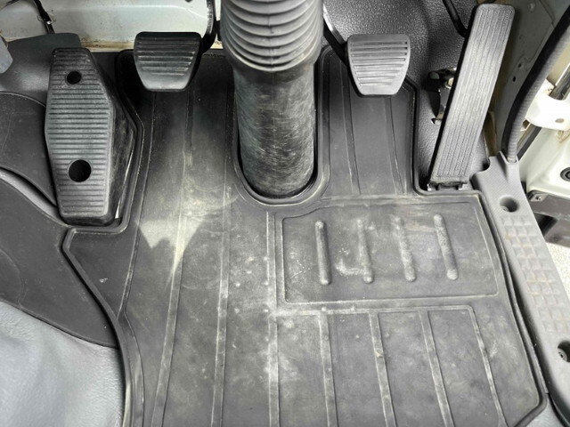 いすゞフォワードコンテナ専用車中型（4t）[写真37]