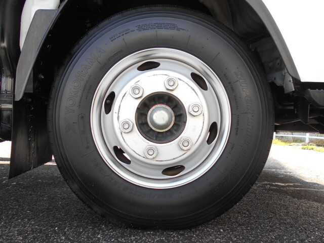 いすゞエルフ平ボディ小型（2t・3t）[写真23]