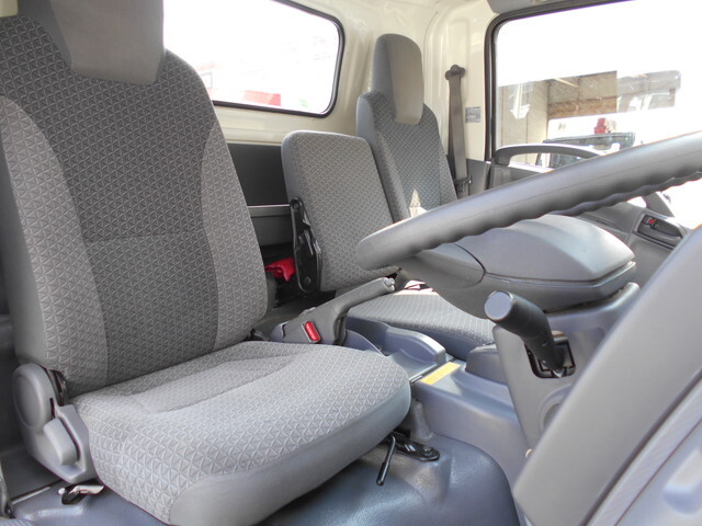 いすゞエルフ平ボディ小型（2t・3t）[写真27]