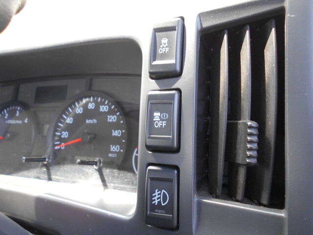 いすゞエルフ平ボディ小型（2t・3t）[写真37]