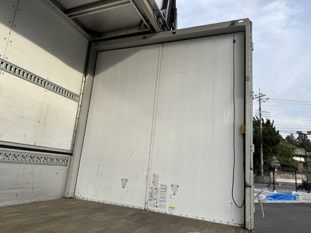 三菱ふそうファイターアルミウイング中型（4t）[写真13]