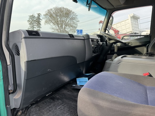 三菱ふそうファイターアルミウイング中型（4t）[写真28]