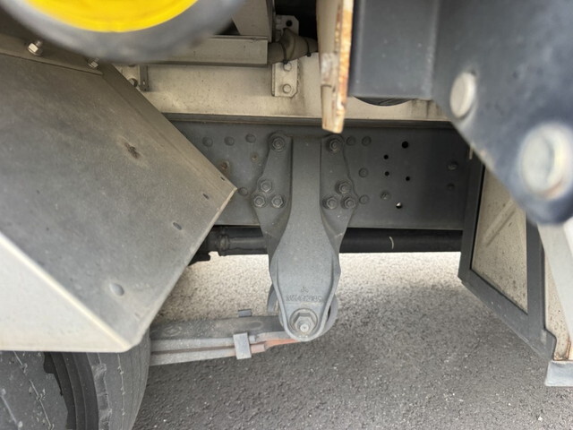 三菱ふそうファイターアルミウイング中型（4t）[写真38]