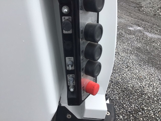 三菱ふそうキャンターパッカー車（塵芥車）小型（2t・3t）[写真17]