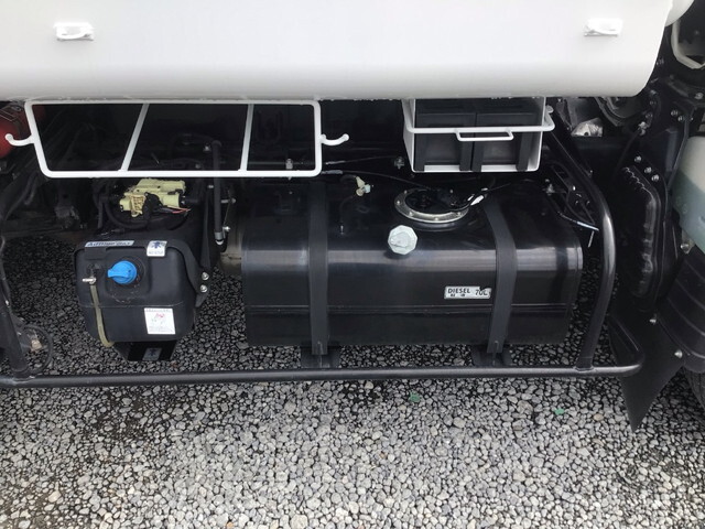 三菱ふそうキャンターパッカー車（塵芥車）小型（2t・3t）[写真24]