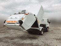 三菱ふそうキャンターパッカー車（塵芥車）小型（2t・3t）[写真02]