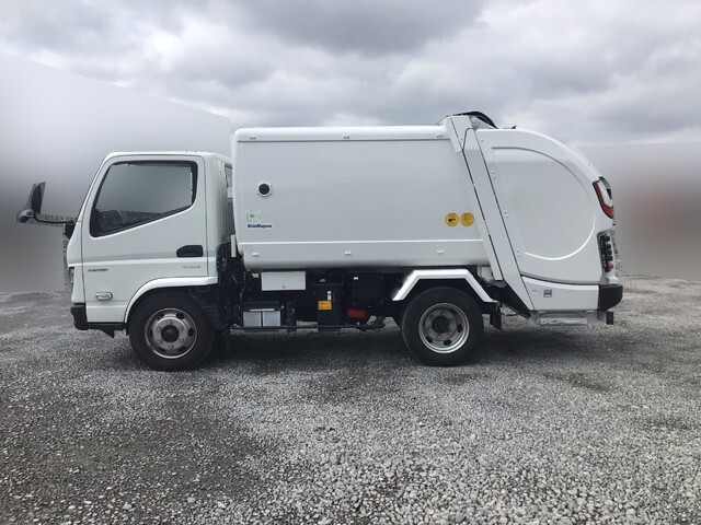 三菱ふそうキャンターパッカー車（塵芥車）小型（2t・3t）[写真05]