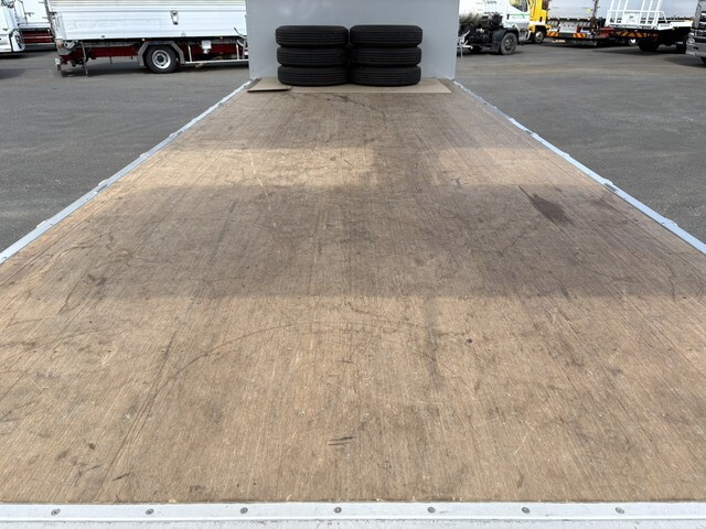 いすゞフォワードアルミウイング中型（4t）[写真12]