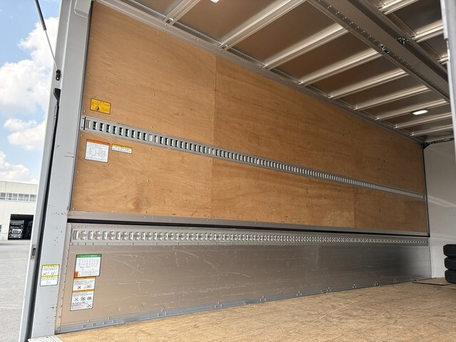 いすゞフォワードアルミウイング中型（4t）[写真15]