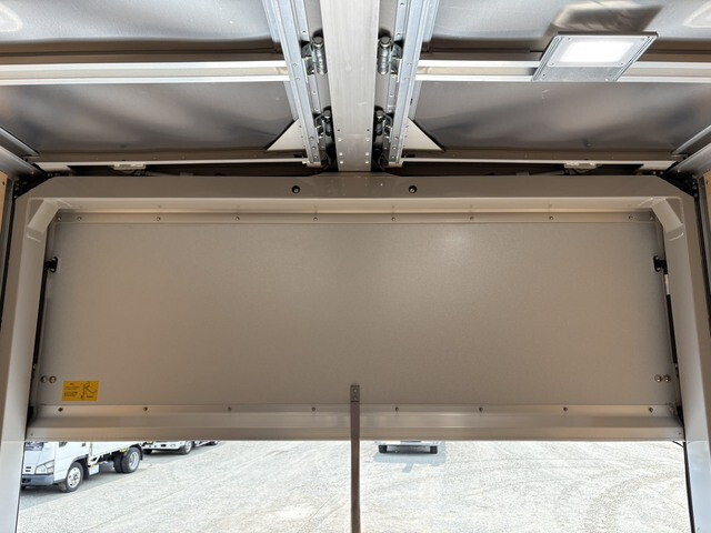 いすゞフォワードアルミウイング中型（4t）[写真18]