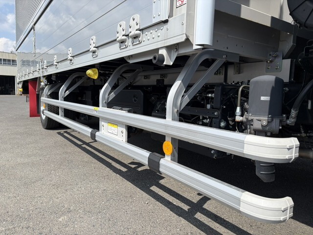 いすゞフォワードアルミウイング中型（4t）[写真20]