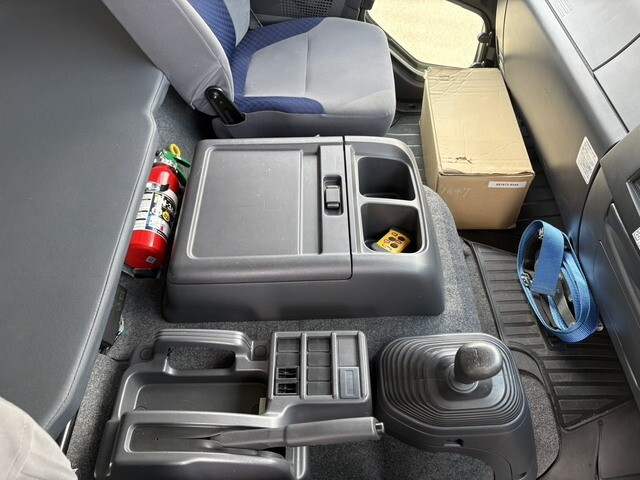 いすゞフォワードアルミウイング中型（4t）[写真33]