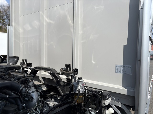 いすゞフォワードアルミウイング中型（4t）[写真09]