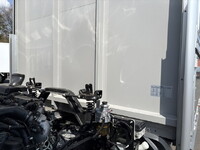 いすゞフォワードアルミウイング中型（4t）[写真10]