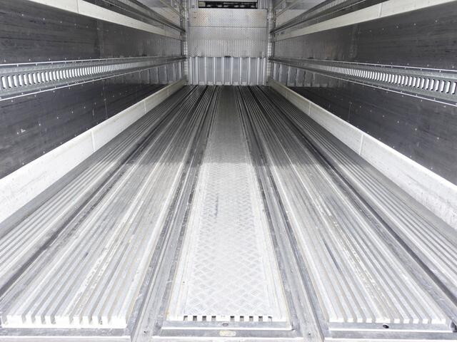 三菱ふそうスーパーグレート冷凍車（冷蔵車）大型（10t）[写真14]