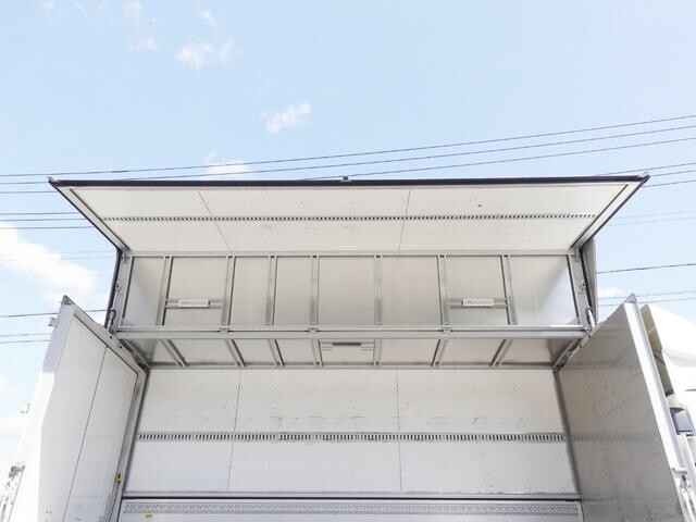 三菱ふそうファイターアルミウイング中型（4t）[写真11]