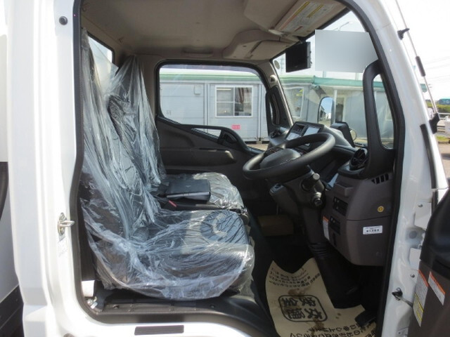 三菱ふそうキャンター冷凍車（冷蔵車）小型（2t・3t）[写真15]