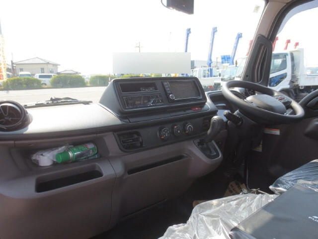 三菱ふそうキャンター冷凍車（冷蔵車）小型（2t・3t）[写真16]