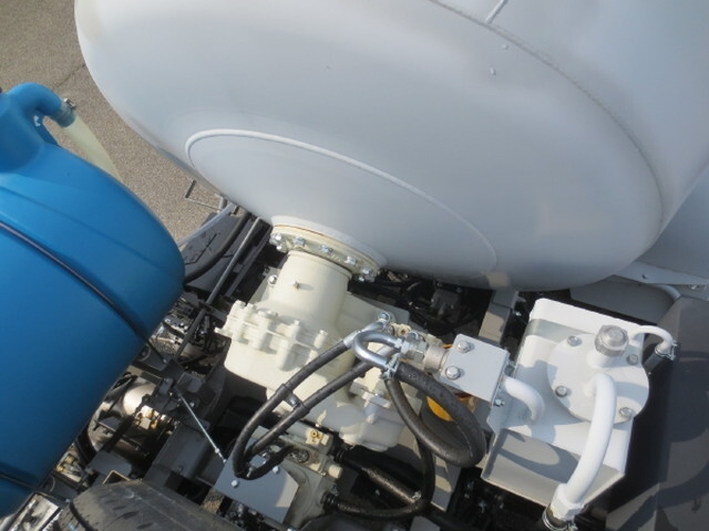 三菱ふそうファイターミキサー車（コンクリートミキサー）中型（4t）[写真15]