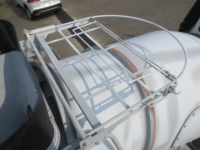 三菱ふそうファイターミキサー車（コンクリートミキサー）中型（4t）[写真16]