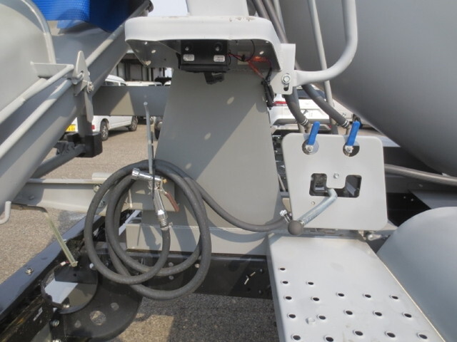 三菱ふそうファイターミキサー車（コンクリートミキサー）中型（4t）[写真18]